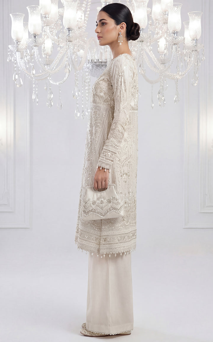 Ornate Ivory Ensemble