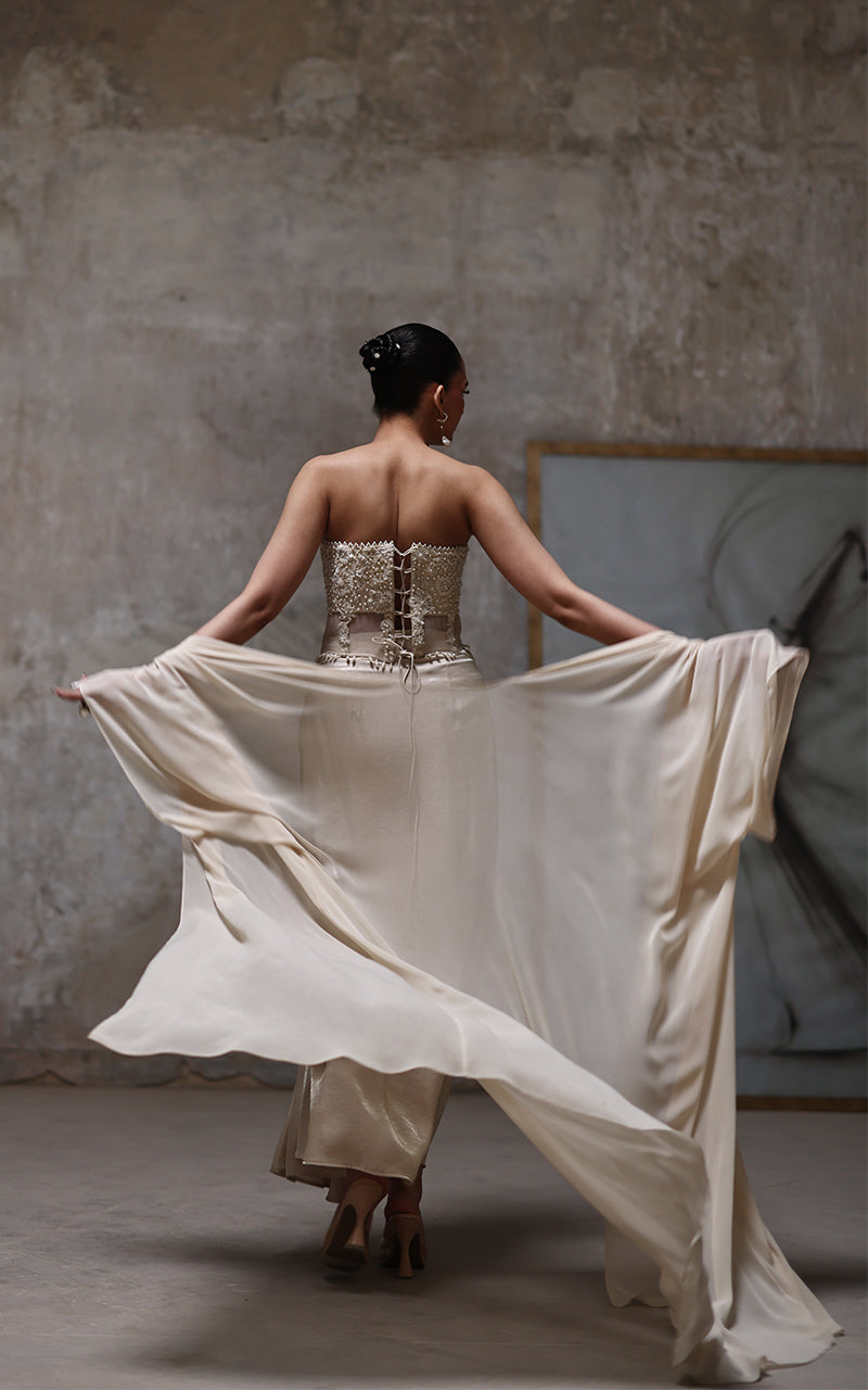 Net Embroidered Blouse With Chiffon Cape And Skirt